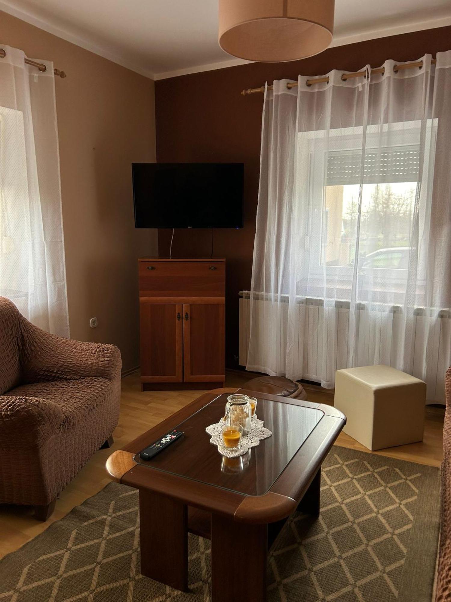 Domus Nostra Apartment Lovinac  Ngoại thất bức ảnh